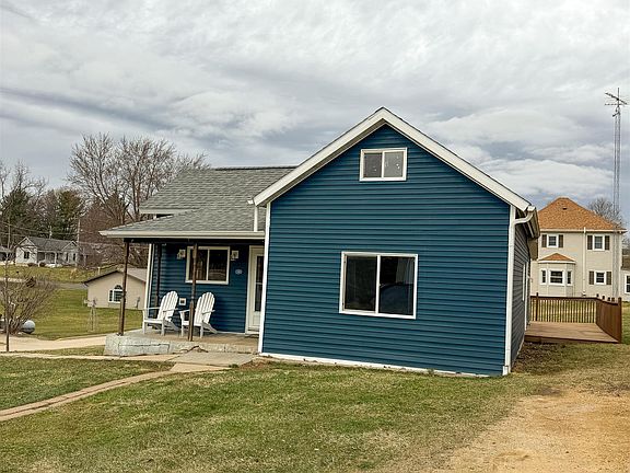 2nd image of 106 W Mineral St