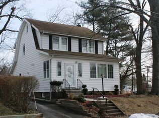 9 Summit Pl, Haworth, NJ 07641