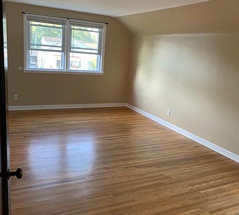 Living room 17 x 11