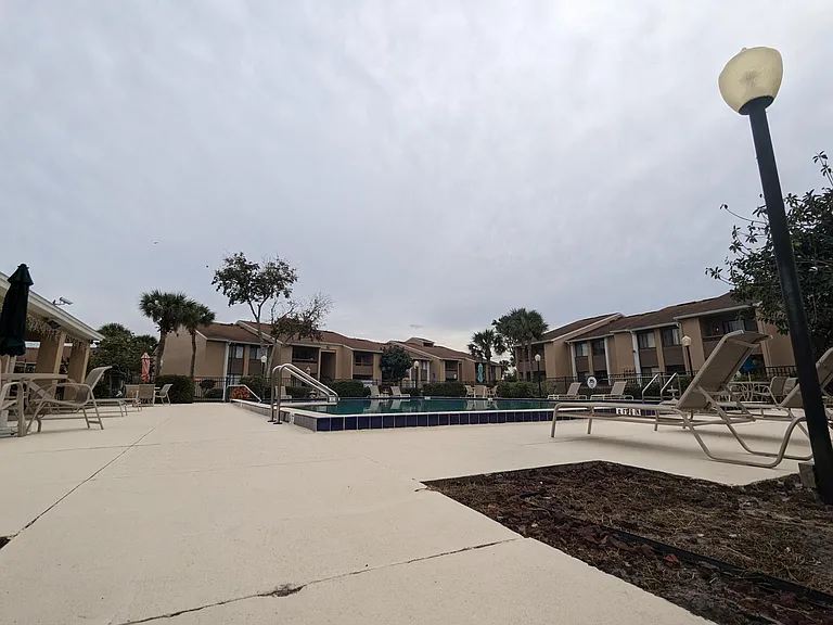5229 Vineland Rd — Photo 29