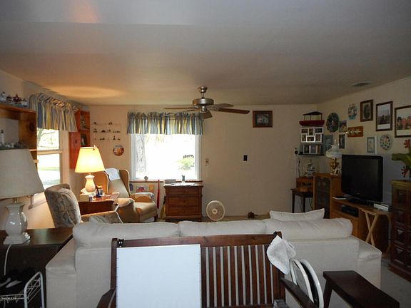 5th image of 285 N Hedrick Ave