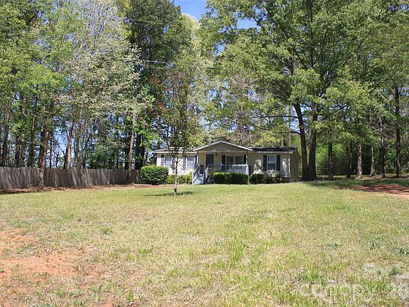 3rd image of 708 Goodes Creek Church Rd