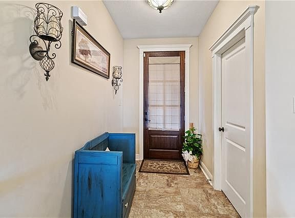 4th image of 2610 E Robinwood Dr