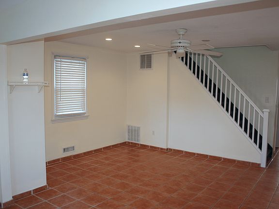 Family Room/ Living Room