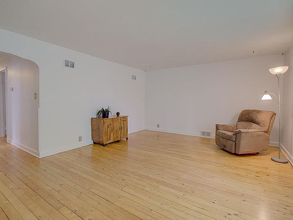 2nd image of 3719 E Holmes Ave