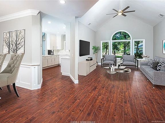 4th image of 4 Foxbriar Ln