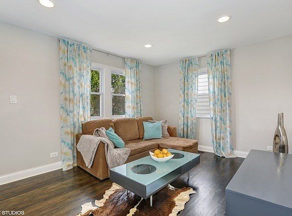 4th image of 140 Belle Dr