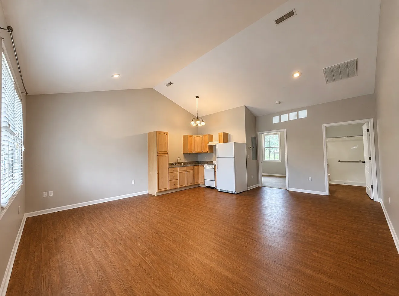 1 bed, $1,050 — Photo 1