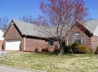 390 Leota Dr, Lexington, TN 38351