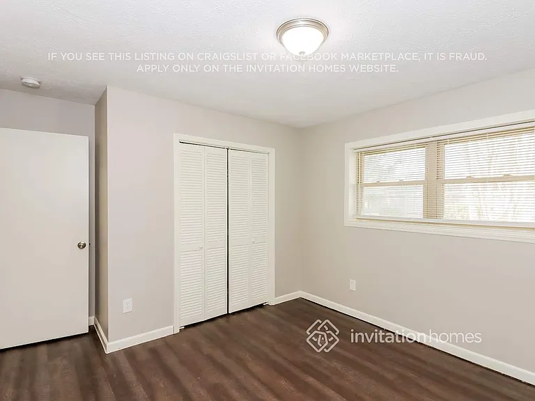 2104 Yorktown Ct N — Photo 10