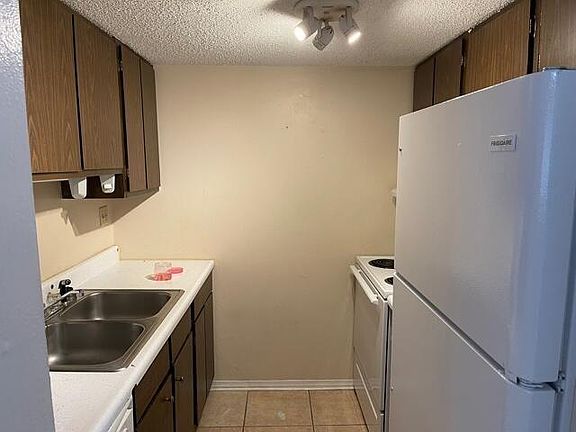 4th image of 201 College Blvd E Unit 34