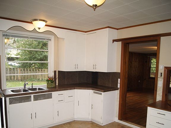 3rd image of 14903 SE Fairoaks Ave