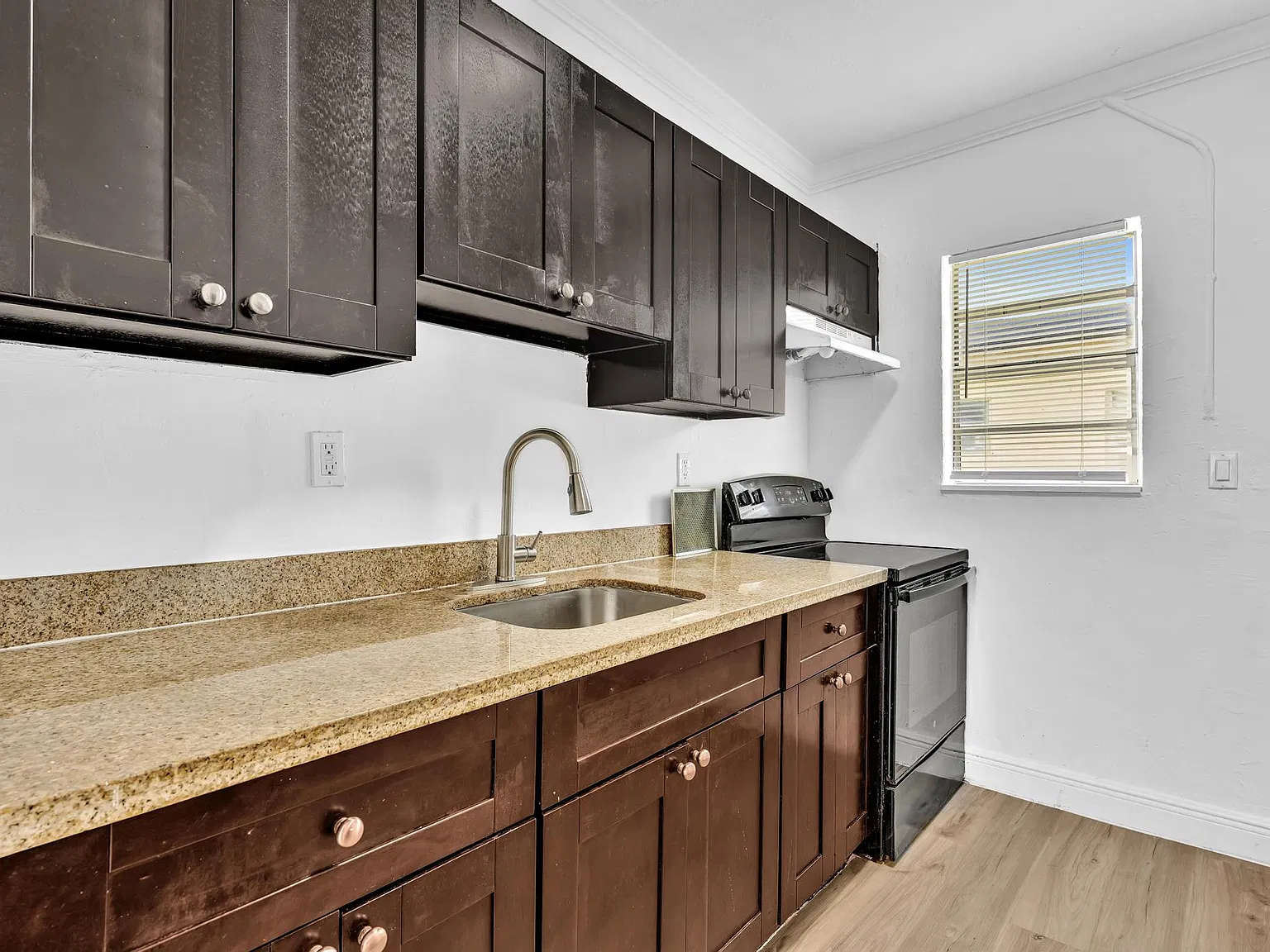 2 bed, $1,650 — Photo 4