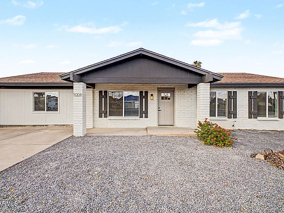 3rd image of 1004 W MANHATTON Drive