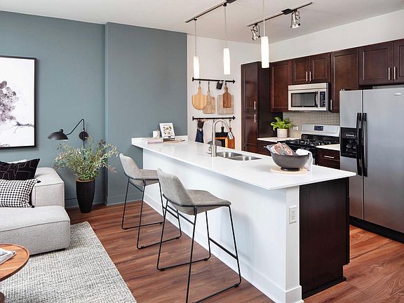 5th image of 1224 N Wells St #608