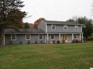 24 Jennifer Ln, Hudson, NY 12534