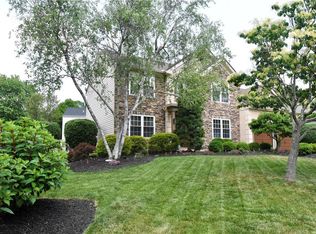 2303 Hannahs Ln, Bethlehem, PA 18020