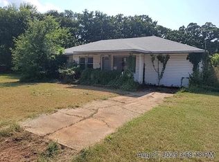 309 N 6th St, Comanche, OK 73529