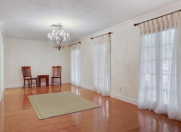 5th image of 4513 Taft Park