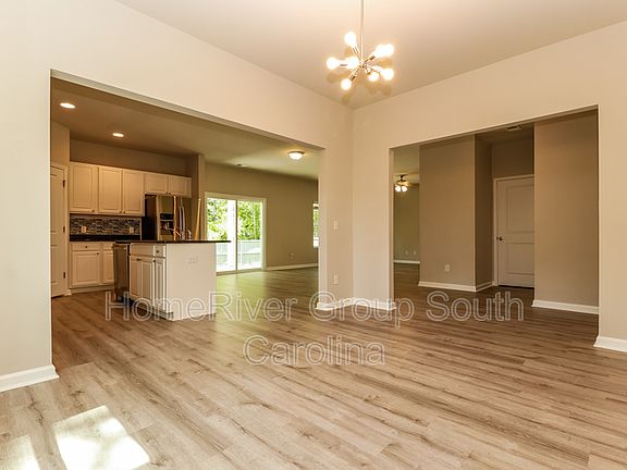 5th image of 186 Hyrne Dr