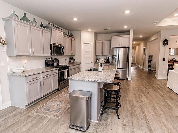 5th image of 5026 Sand Dollar Dr