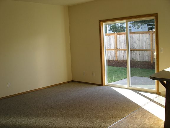 3rd image of 2412 NE 165th Ave