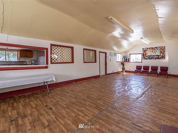 4th image of 6757 38th Ave S