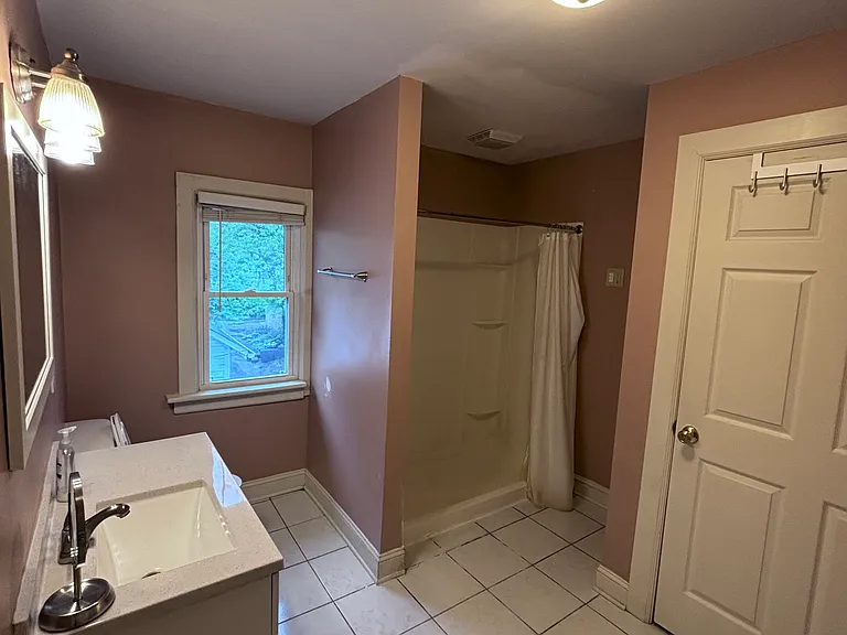 132 Clinton St — Photo 18