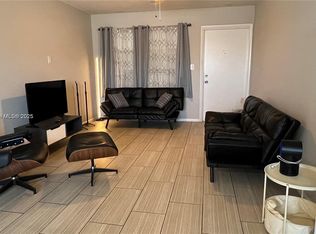 941 Crystal Lake Dr APT 208, Pompano Beach, FL 33064