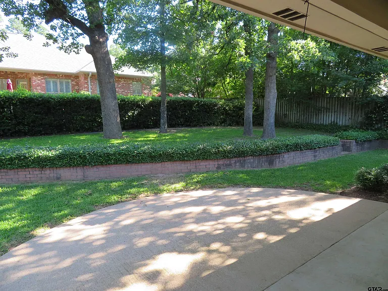 2908 Plymouth Cir — Photo 20