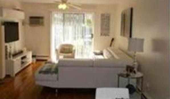 1st image of 530 Willard St APT 306