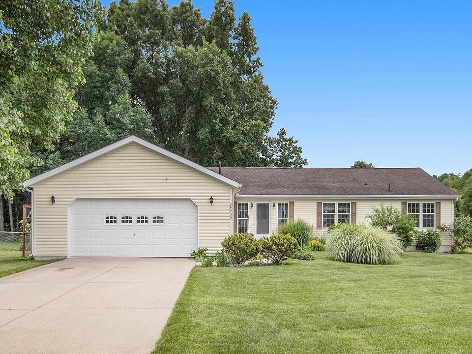 1st image of 29936 Roscommon Dr