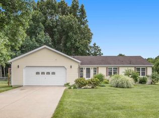 29936 Roscommon Dr, Elkhart, IN 46514