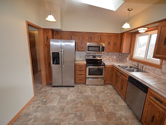 4th image of 2416 Crestmount Ln