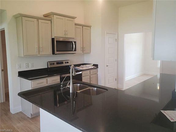 5th image of 834 NE 44th Ln