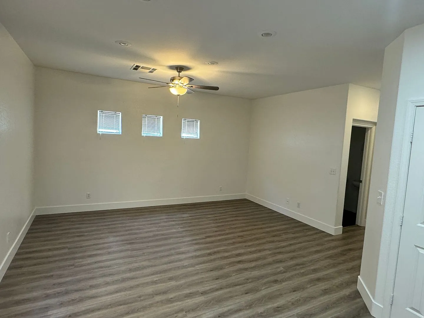 6370 Lonesome Lake - 4 Bedroom in SW Las Vegas! — Photo 4