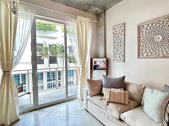 3rd image of 2001 Biscayne Blvd APT 2310