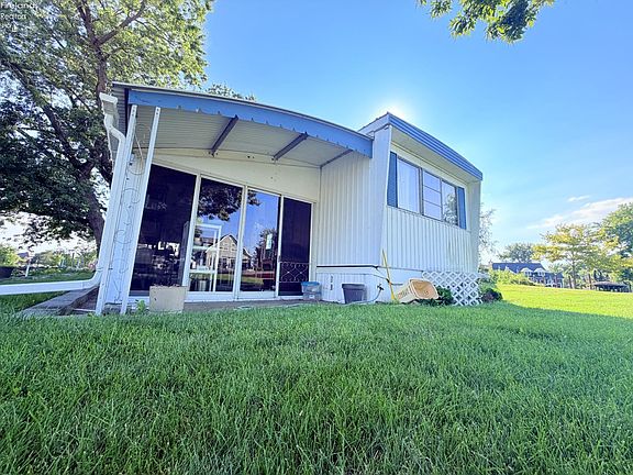 5th image of 4799 E Marina Ave