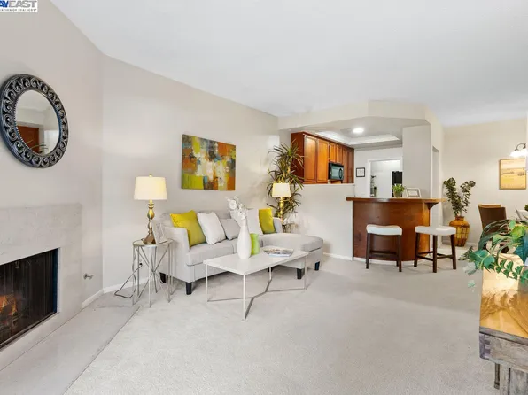 25930 Kay Ave APT 111, Hayward, CA 94545