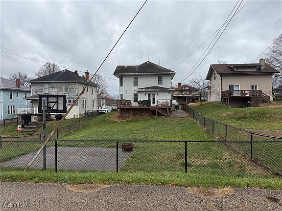 2nd image of 440 Oakland Blvd