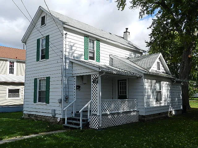 210 Glad St photo 1