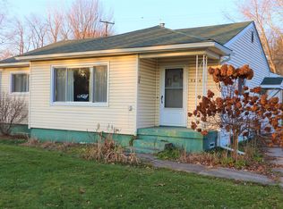 3214 Watkins Lake Rd, Waterford, MI 48328