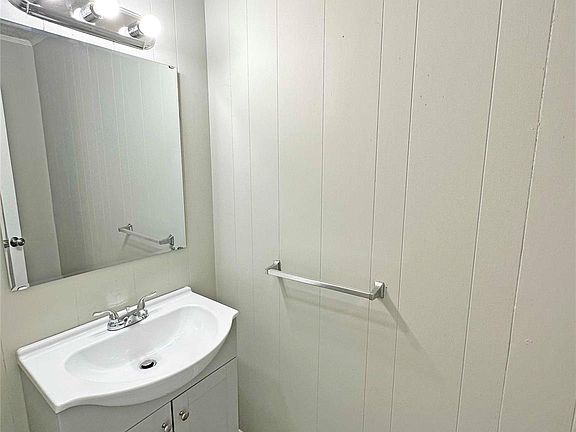 5th image of 3 Circle St #1-5