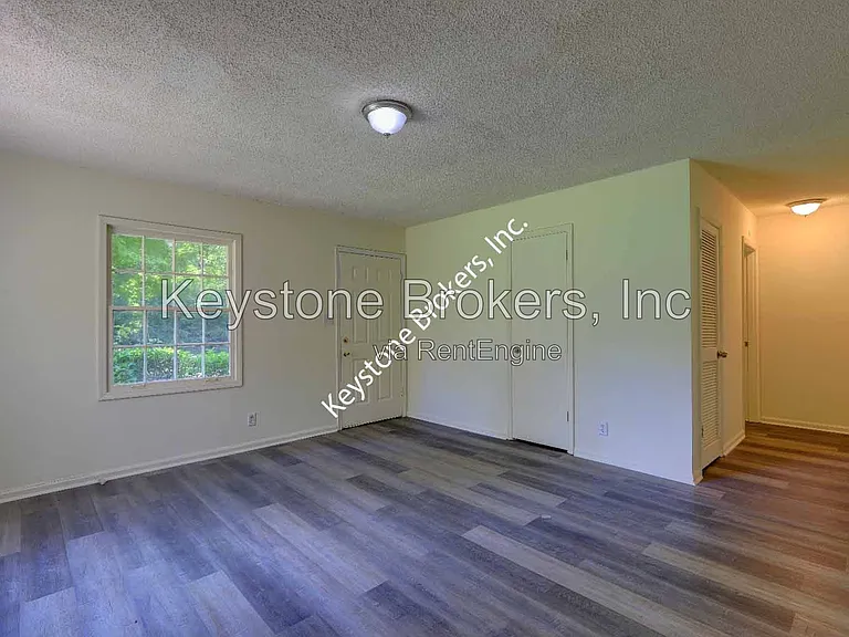 5576 Kiernan Dr — Photo 3