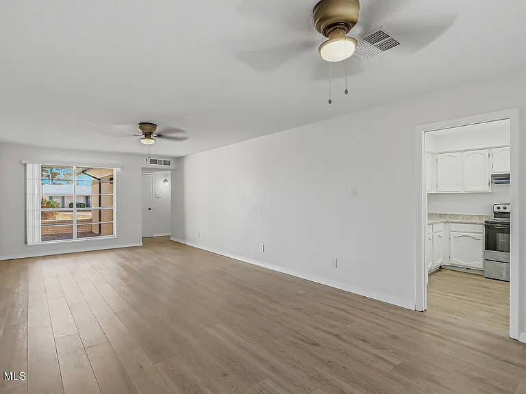 7129 Orizaba Ave — Photo 6