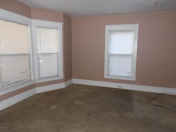 4th image of 1136 Dunham St SE