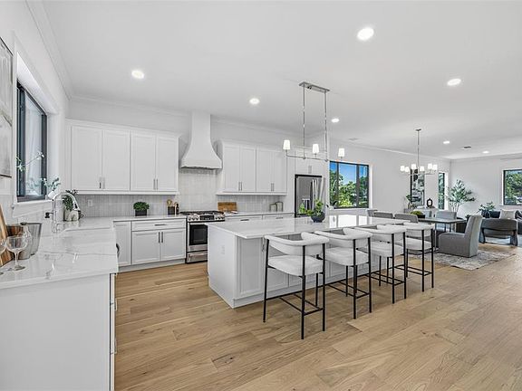 3rd image of 4509 W NORTH A STREET #1