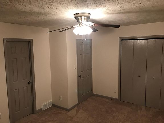 2nd image of 709 Kelly Ln APT 4