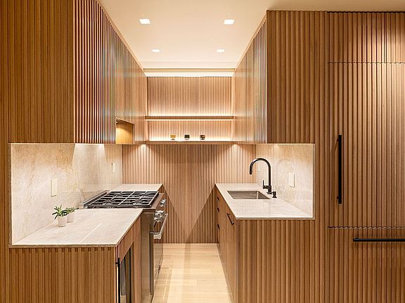 3rd image of 12 W 72nd St APT 12B