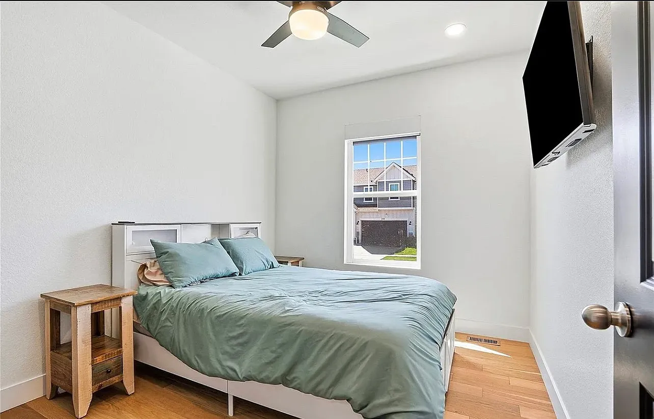 3 bed, 1656 sqft, $3,200 — Photo 4